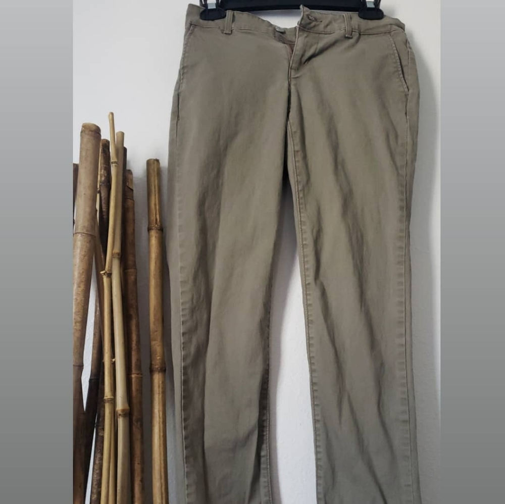 Chinos